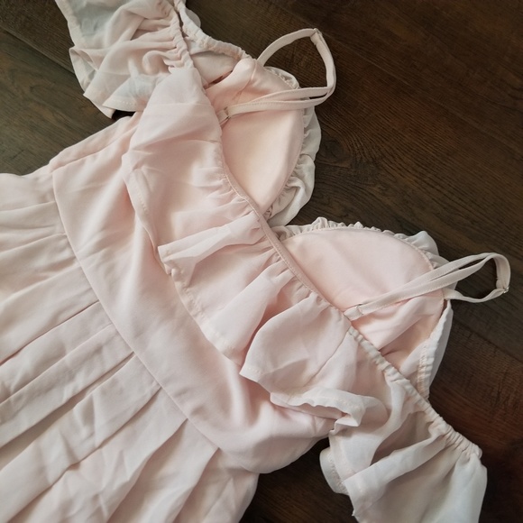 BNWT Ruffle Dress - Picture 4 of 6